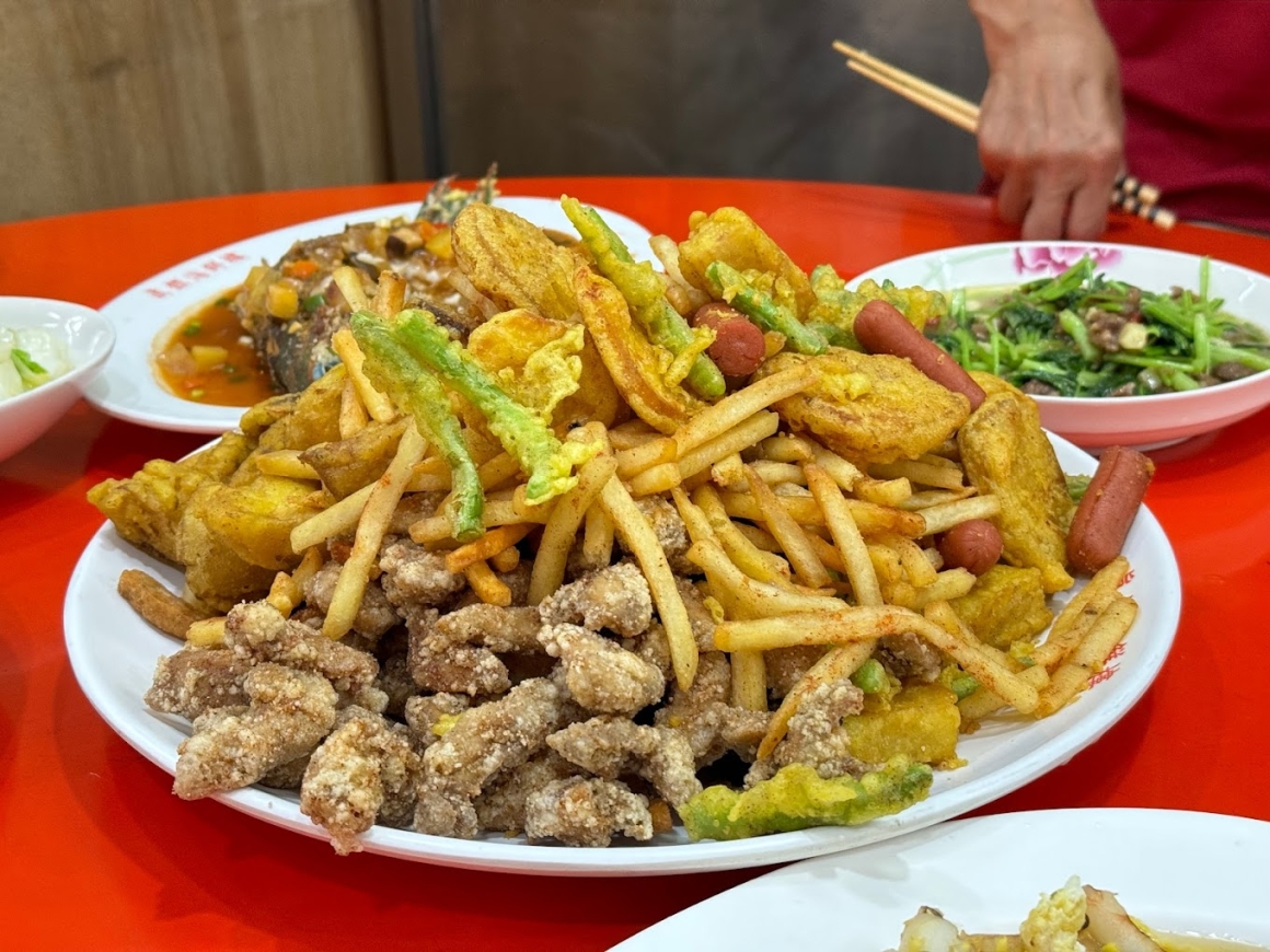小琉球炸去啃鬼頭刀 小琉球炸去啃酥炸鬼頭刀與炸物